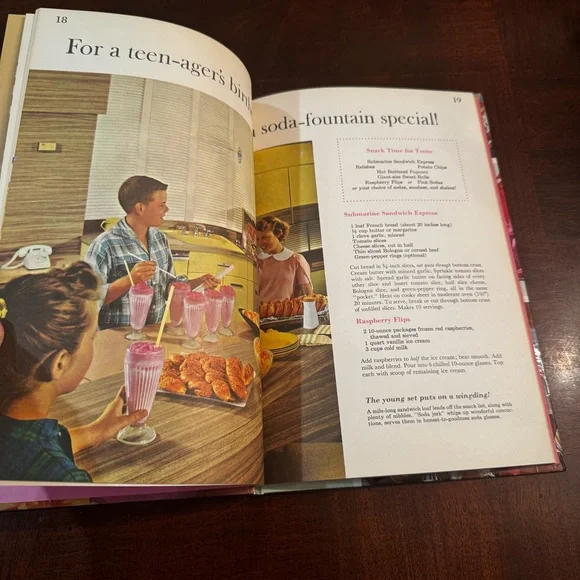 Better Homes & Gardens Birthday and Family Celebrations Vintage Book - Picture 2 of 7